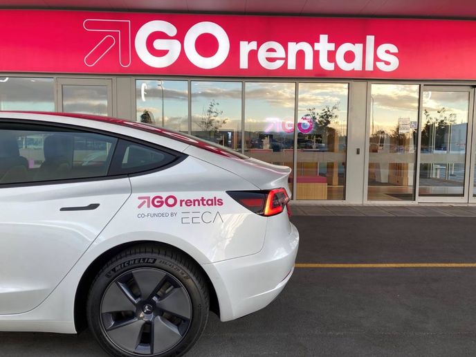 Through a partnership between GO Rentals and a New Zealand travel organization, customers can now do an eco tour on the island in a Tesla. - Photo: GO Rentals