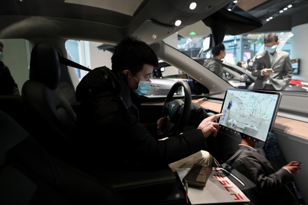 Apple’s Electric Car Likely to Run on carOS — Similar to Tesla’s Dashboard? 