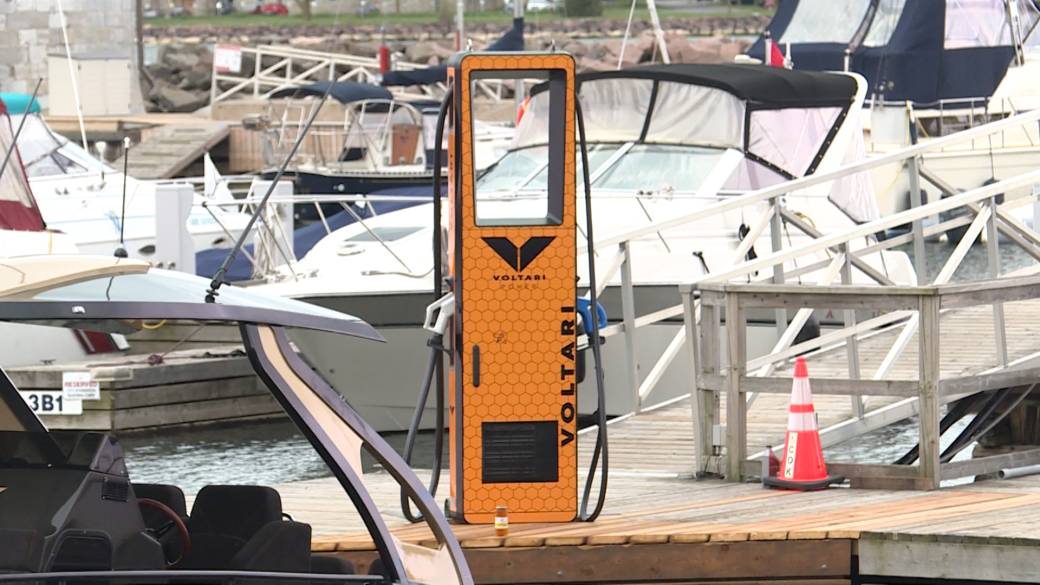 Click to play video: 'First marine EV charging station installed in Kingston, Ont.'